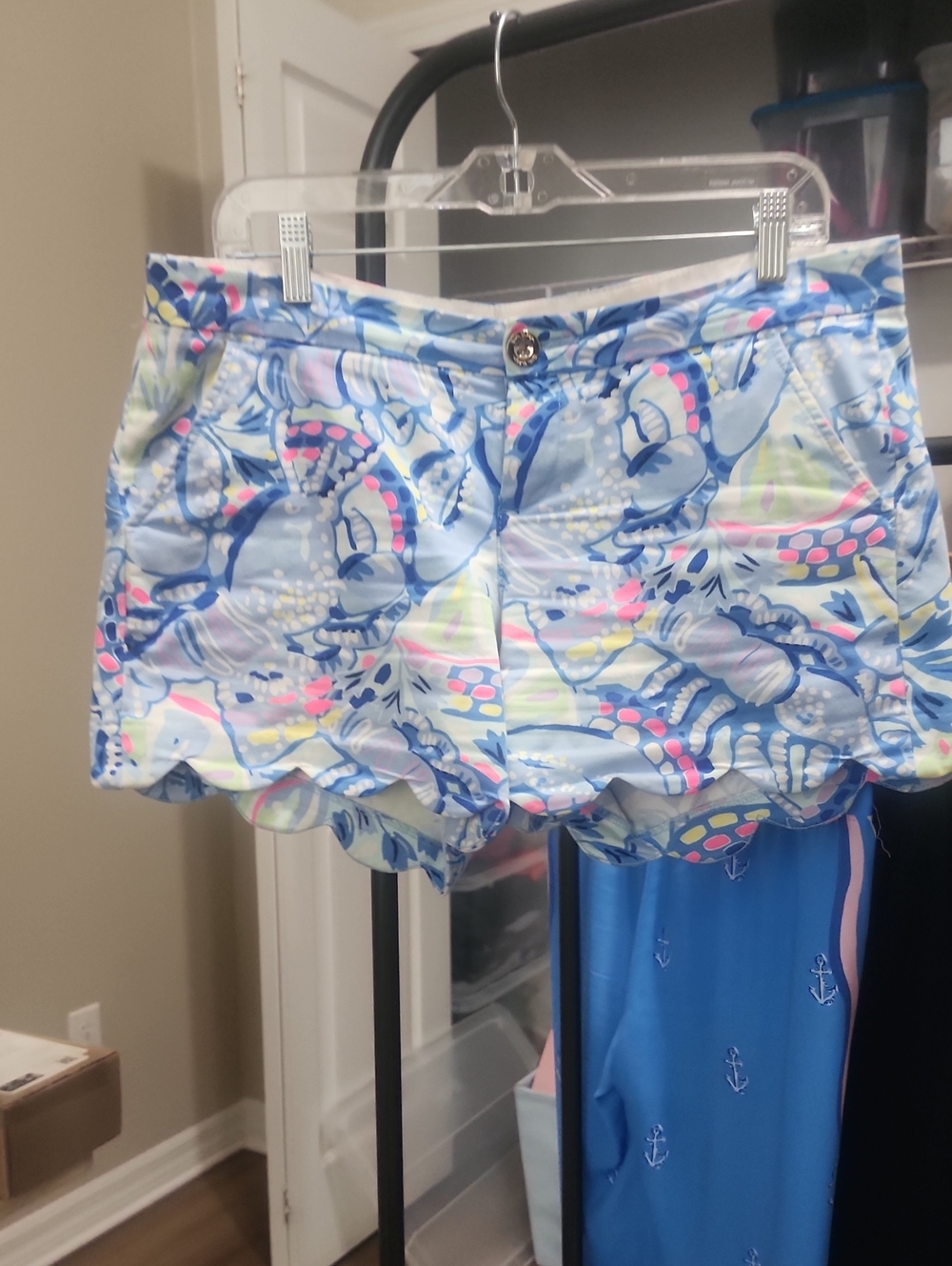 LP Sz 6 VEUC Buttercup Light Blue Scalloped Hem Printed Shorts
